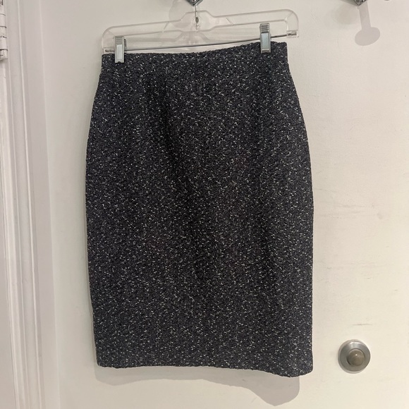 St. John Two Piece Set - Picture 3 of 8